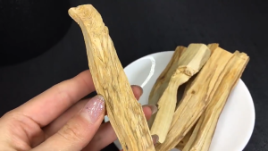 Pure natural  Peru Imported Incense Space Purification  Palo Santo  Santo Wood Stick   (Holy Wood) Purification Smudge Stick (Meditation & Spiritual)木棒 (圣木) 净化涂抹棒 (冥想和精神)