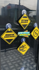 Akrilik Gantungan Kaca Mobil & Truck Variasi Bebas Custom Desain Terbaru