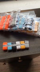 Cuốn cán Wilson Thấm Hút Mồ Hôi (1 vỉ 12 cái)