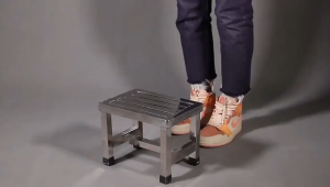 Stainless Steel Round Stool: A High-Quality Barstool for Indoor & Outdoor Use