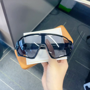 Polarized Riding Sunglasses for Men UV400 Cycling Glasses Sports Goggles Windproof Dustproof Glasses