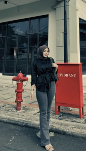 Celana Jeans Wanita Highwaist Cutbray Jeans Wanita Terbaru - Celana Cutbray Jeans wanita Highwaist Bahan Stretch Melar