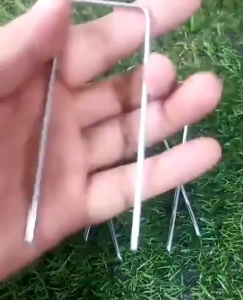 หมุดยึดผ้าคลุมวัชพืช 50PCS หมุดยึดU+แผ่นยางพลาสติกยึดหมุด หมุดปักผ้าคลุมดิน สมอบก ชิ้นหมุดยึด U ผ้าคลุมดิน+แผ่นยางพลาสติกยึดหมุด วัดหนักรูปตัวยูสวนเดิมพัน Pins (เหล็กปักดิน หมุดปักดิน หมุดปักผ้าคลุมดิน ตะปูปักดิน)