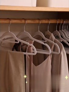 AI-C1128 Gantungan Baju Aesthetic Anti Slip Dewasa / Hanger Baju Gantungan Beludru Tidak Licin