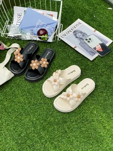 [Hàng chuẩn loại 1 Sẵn - Độc quyền] Dép quai chéo đính hoa đế bằng cao 3cm đi biển chống trơn trượt mang êm nhẹ dẻo