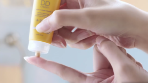 WARDAH C Defense DD Cream SPF 30 Light / Natural 20 mL || Wardah C Defense DD Cream