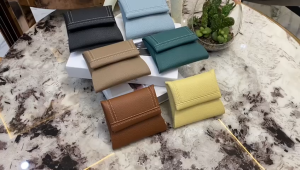 Dompet Card Holder C510: Desain Minimalis & Berkualitas