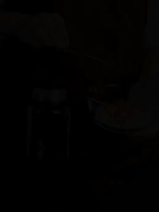 High-Quality Borosilicate Glass Condiment Bottle: Easy Pump Kitchen Seasoning Dispenser