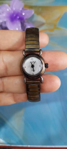Đồng hồ nữ sun rise dây chun second hand si nhật- đã qua sử dụng