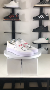 รองเท้าผ้าใบ Van Slip on สีขาว คิตตี้ สวยมีสไตล์เก๋ไก๋ไม่ซ้ำใคร พร้อมจัดส่ง