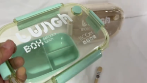 Kotak Makan Rekreasi: Lunch Box 2 Lapis BPA Free & Bento Box dengan Sendok