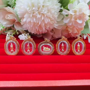 จี้พระประจำวันเกิดล้อมเพชร ขนาด 2x2.3 ซม. จี้ทอง งานสวย เสริมดวงประจำวันเกิด เสริมโชค จี้ห้อยคอ ใส่ในชีวิตประจำวัน