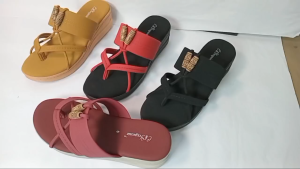 ✨Ready Stock✨ New Fashion Women Designer Slippers Lightweight Beach Ladies Slipper