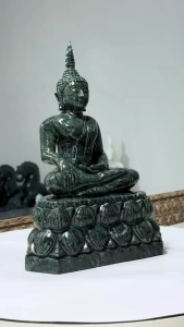 พระพุทธรูป แกะสลัก หินเขียวอินเดีย ปางมารวิชัย รูปทรง สุโขทัย หน้าตัก 5 นิ้ว สูงรวมฐาน 11 นิ้ว