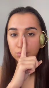 SamuGiken ลูกกลิ้งหยกควอตซ์ธรรมชาติ 100% สําหรับนวดหน้า ยกกระชับใบหน้า Jade Gua Sha