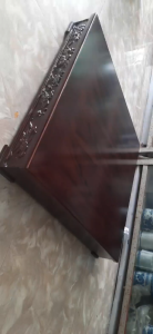 Bàn kê bệ kê đê kê để ban thần tài màu nâu vân óc chó