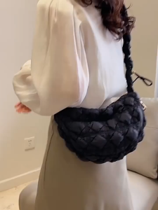 Tas Selempang Besar Awan Puff Bubble Sling Bag Wanita Nylon Warna JCPBG05