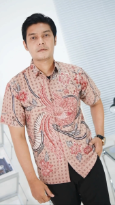 Kemeja Batik Pria Mewah 2024: Lengan Pendek & Motif Patih