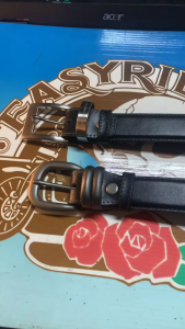 เข็มขัดหนังแท้หนังนิ้มขนาด32มมหัวเข็มกล๊อฟ1.2นิ้วสายหนังนิ้มเรียบดำ