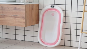 Baby Bath Tubs: Choosing the Right Foldable & Portable Options