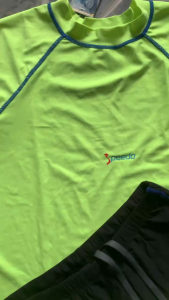 Bộ đồ bơi màu xanh dạ quang cực hot chống nắng giữ nhiệt