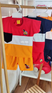 Setelan Anak - Baju Bayi Laki-laki Motif Basic Giraffe Estimasi Usia 2 Tahun Bahan Kaos