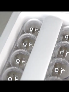 Ice hockey ice making mold in summer add drinks and drinks convenient ice making mold Kettle