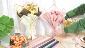 20 Lembar Kertas Buket Snack 58X58CM Flower Wrapping Gold Line Color Cellophane Cellophane Florist goldline Flower Wrapping Paper Varian List Gold