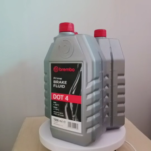น้ำมันเบรค Brembo DOT 4 ปริมาณ 1 ลิตร