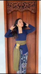 Setelan Kebaya Sifon Crepe Kartini dan Rok Katun Batik Free Selendang Kebaya Pengantin Pesta Wisuda Modern