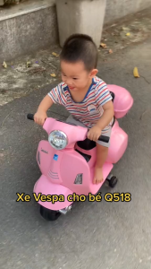 Xe máy điện trẻ em Vespa cao cấp có nhạc và đèn led cho bé từ 1-3 tuổi.Bảo hành 12 tháng