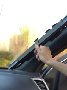 ม่านบังแดดรถยนต์ด้านหน้า ม่านบังแดดหน้าต่าง ม่านกันแดด ม่านบังแดดรถยนต์ ที่บังแดดในรถยนต์ ร่มกันแดดในรถ พับได้ มีฉนวนกันความร้อน ติดตั้งและถอดง่าย 70*160cm