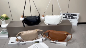 Grosir Tas Wanita Cantik: Tas Selempang, Tas Bahu, & Gantungan Tas