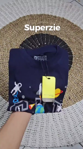 Kaos Anak Laki-laki Gambar Astronot Planet Warna Navy untuk Umur 1-13 Tahun