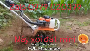 Máy xới đất chạy xăng mini