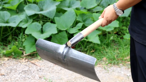 Cangkul Rake Taman: Alat Berkebun Berkualitas untuk Kebun Anda