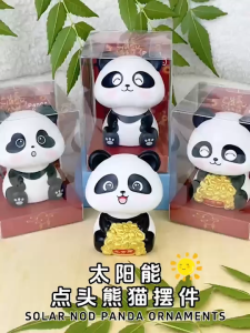 ตุ๊กตาน้องแพนด้า พลังงานแสงอาทิตย์ สามารถพยักหัวได้ ตกแต่งบ้าน/ร้านค้า/หน้ารถ