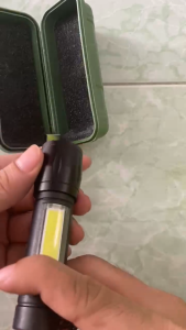 Đèn Pin Mini Siêu Sáng Cao Cấp Có Zoom Xa Gần Có 3 Chế Tặng Kèm Hộp-NIEVE