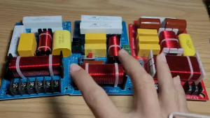 GIÁ 1 CÁI - MẠCH PHÂN TẦN 1 BASS 1 TRÉP CHO CÁC LOA BASS 25 30 40 - PHÂN TẦN LOA 2 ĐƯỜNG TIẾNG