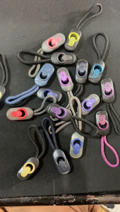 Tarikan Resleting Kualitas Import: Aksesoris Pakaian Berkualitas