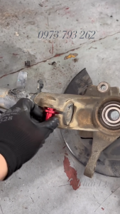 Dụng cụ banh tháo giảm sóc tháo rô tuyn trụ ô tô