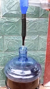 Corong Elastis / Corong Lipat Multifungsi Corong Teleskopik Pengisian Corong Minyak Motor Mobil / Corong Oli Motor / Corong Minyak / Corong Motor / Corong Multifungsi / Corong Portable DMO AE20