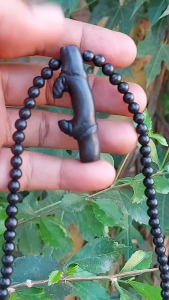 Kalung Kayu Gemunggal Model Galih dengan Ukuran 6mm Tenggelam saat Diselam