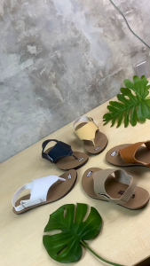 THREELOOK Official - Sendal Wanita Terbaru 2023 Sandal Kulit Wanita Jepit Tali Belakang Flat Nonslip - Aura