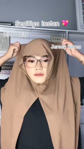 TERLARIS HIJAB SEGITIGA INSTAN/ JILBAB SEGITIGA INSTAN OVAL/ HIJAB KEKINIAN COD