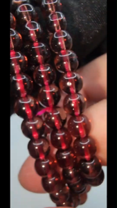 (SG Seller Ready Stocks) Natural High Grade Garnet Quartz Three Rounds Bracelet 6mm+ 高级天然石榴石三圈手链 6+毫米