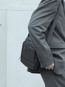 ARCTIC HUNTER K00689 Tas Selempang Pria Exclusive Slingbag Pouch Crossbody