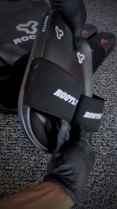 Rootly - Sandal Selop Wanita Pria dan Junior Black White Pui Sintetis