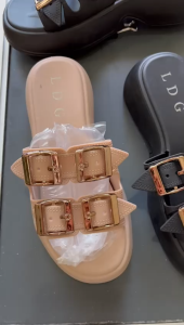 sandal slop wanita jelly karet tebal motif gesper terbaru dan terlaris LDG v511