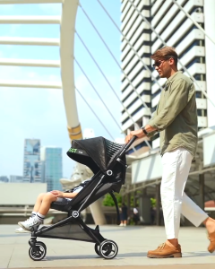 GB รถเข็นเด็ก FYN PLUS